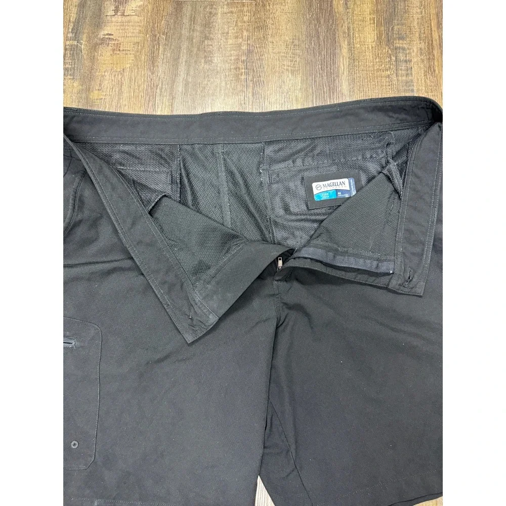 Magellan Outdoors Fish Gear Black Water Repellent Fishing Shorts‎ 44 SGMGMF5704